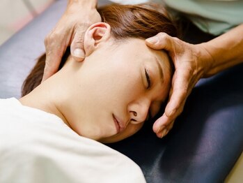 ドクターズカイロプラクティックの写真/疲労回復に★施術歴35年以上の院長による熟練の手技◎【全身整体+腰不調改善PNFコース75分 ¥5500】