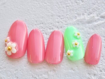 カトルナフ(quatre fois neuf)/春ピンクのお花アートネイル