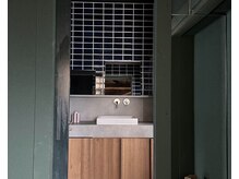 代々木上原美容室ノ上/洗練された非日常空間