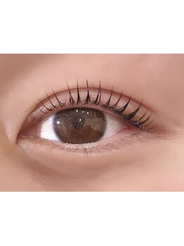 ナチュラル上品な目元にしたい