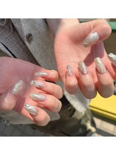ココ ネイル サロン アンドスクール(COCO.NAIL SALON＆SCHOOL)/シルバー　ミラーネイル