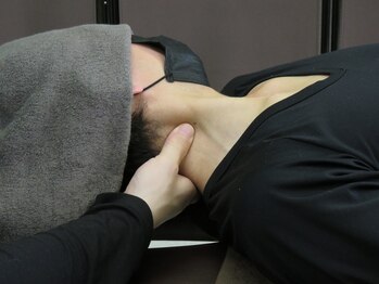 整体院ビーティーラボ(B.T Labo)/首の施術