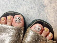 ノラ ミナミアオヤマ(NORA MINAMIAOYAMA)/流行！チェッカー柄フットネイル