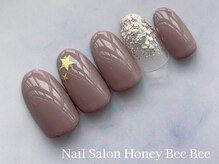 ハニービービー(Honey Bee Bee)/大人ワンポイントスターネイル