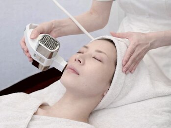 ジ．インペリアル 金山駅店(G.IMPERIAL)の写真/[贅沢欲張りコース*顔脱毛+うる肌ケア¥11980→¥5480]ムダ毛をケアしながら毛穴洗浄&美容液導入でしっとり◎