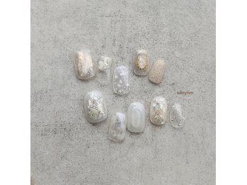 シルニー リム(Silny rim)/アシンメトリーニュアンスネイル