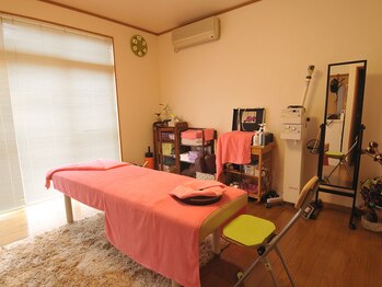 サロン グラッドリー(salon GLADLY)/<内観>