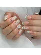 リノ(Lino)/ドットネイル×カラーフレンチ