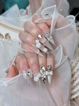 Eli Nails 新宿【エリネイルズ】《長さだし専門店/つけ放題/持ち込み/スカルプ》 まい