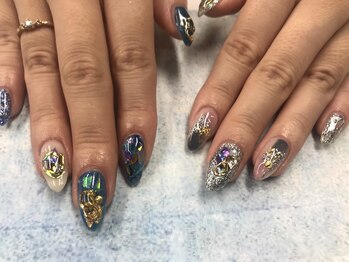 イビズ 新宿店(eviz)/アシメネイル