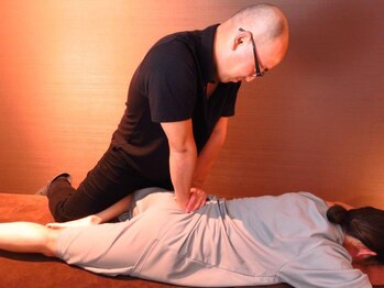 8 エイト/全身ほぐし(骨盤矯正付)