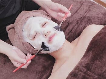 ホワイトアクア 梅田本店(WHITE AQUA)の写真/【阪急梅田駅徒歩5分】話題のララピール/ハーブピーリング専門店♪お肌悩みの改善で理想の美肌をGET☆