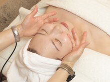 センス(SENSE)/顔こりをほぐしたるみケア