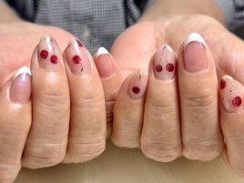 さくらんぼ×フレンチネイル