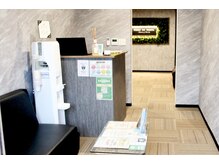 地球のシエスタ/たっぷり光の入るエントランス