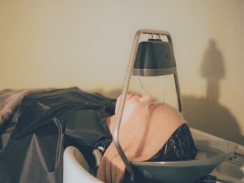 ハレコ。の写真/目元からじんわりとお湯をかけ、やさしく温める〈眼浸浴〉。目の奥や頭までスッキリとほどけていく感覚を。