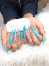 ティファニーブルーのネイル