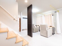 スリーファン みどり店(THREE FUN.)の雰囲気（《全席半個室》プライベート空間でゆっくりとおしゃれ時間を）