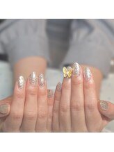 レミア 関内(REMIA)/10月　キラキラ蝶々ネイル