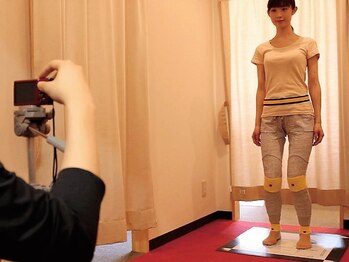 チャラク(charaku)の写真/【自分の体の歪みを正確に理解していますか？】ITで姿勢をミリ単位分析！筋肉バランス調整が改善のカギ。