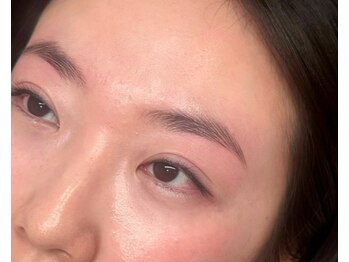 マドンナリリー(Madonna Lily)/アイブロウデザイニング 眉毛