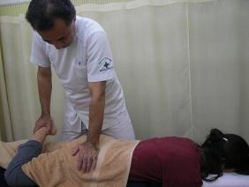 国府宮肩こり腰痛センター/◆施術の流れ2 骨盤のゆがみ矯正