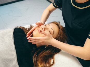 十色 横浜の写真/【憧れのシャープな小顔に導く♪】独自の本格小顔矯正で歪み/むくみ/左右差を改善し、自分史上最強小顔へ！