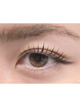 ナチュラル上品な目元にしたい