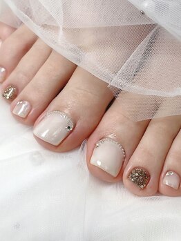 リシェリ(Richer)の写真/【定額フットネイル7500円】シンプルからトレンドまで！気分があがる上品フットネイルで足元を彩ります♪