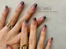 ミルズ オモテサンドウ(MILS omotesando)/カラグラ＋ミラー