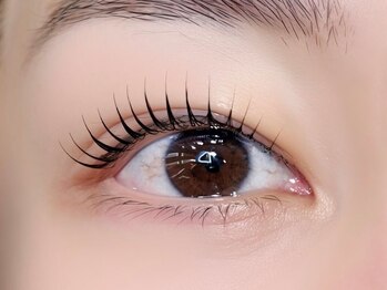 リノ(Lino)の写真/【横顔や目を閉じた時も美しく♪】自然な美しさを引き出す施術で、目元に光が集まる愛されeyeに◎