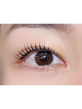 ナチュラル上品な目元にしたい