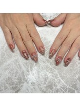 ビビ(VIVI)/チェックネイル