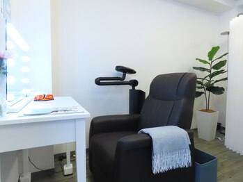 シカホワイトニングトウキョウ 笹塚店(CICA Whitening Tokyo)の写真/爽やかな好印象を目指すメンズへ!仕事帰りのセルフホワイトニングで自信を◎