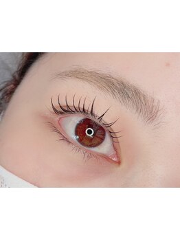 ナチュラル上品な目元にしたい