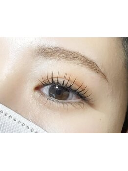 ナチュラル上品な目元にしたい