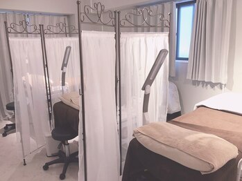 ジュエリーアイラッシュ(Jewelry eyelash)の写真/《東戸塚駅東口徒歩5分》好立地＆スピーディーな施術で用事の合間や仕事終わりにも寄りやすさ抜群☆