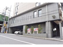 こちらのマンションの406号室です★入口は右端の門になります★