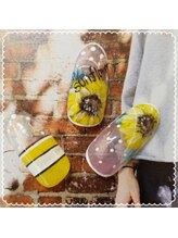 ネイルサロンシャネイル/ひまわりネイル