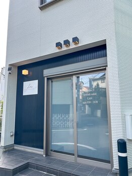 レイ(Lei)/【外観】紺と白の建物です(1階)