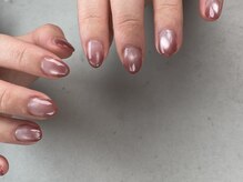 ネイル初めての方も試しやすいうるうるマグネットカラーが充実◎