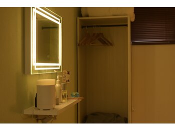 シン(SHINE)/ハリウッドミラーをご用意