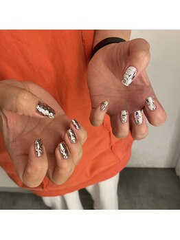 イル(iLL)/nuance nail.