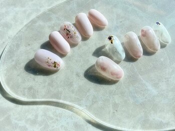ピピポ ネイルアンドアイ 豊岡店(PIPIPO NAIL&EYE)の写真/こだわりの”自爪をいたわる施術”で指先本来の美しさを引き出す。センスや、個性の光る高技術に自信あり♪
