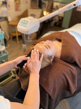 プチュリア(puCuria)/肌質改善酵素エステ頭皮カッサ