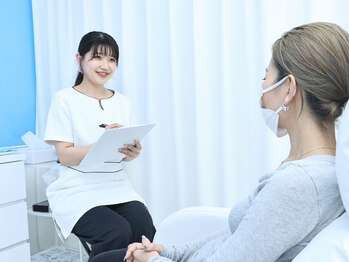 ホワイトニングカフェ 岸和田店(WhiteningCafe)の写真/【そよら東岸和田店・徒歩1分】全工程を丁寧にサポート！満足度の高い効果＆高リピート率が人気の秘密♪
