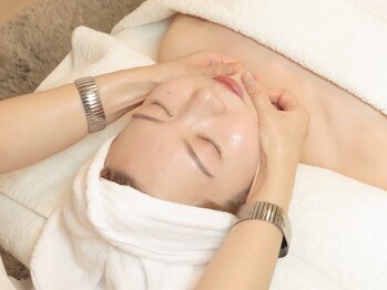 センス(SENSE)/リフトアップマッサージ