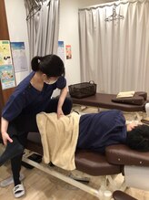 くまのみ整骨院 浦和コルソ院/ストレッチも行ってます！