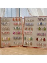 エムネイル(emu.nail)/5/1現在　定額アート多めコース