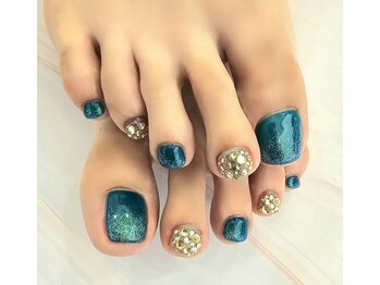 ストーン埋めつくし夏ネイル★